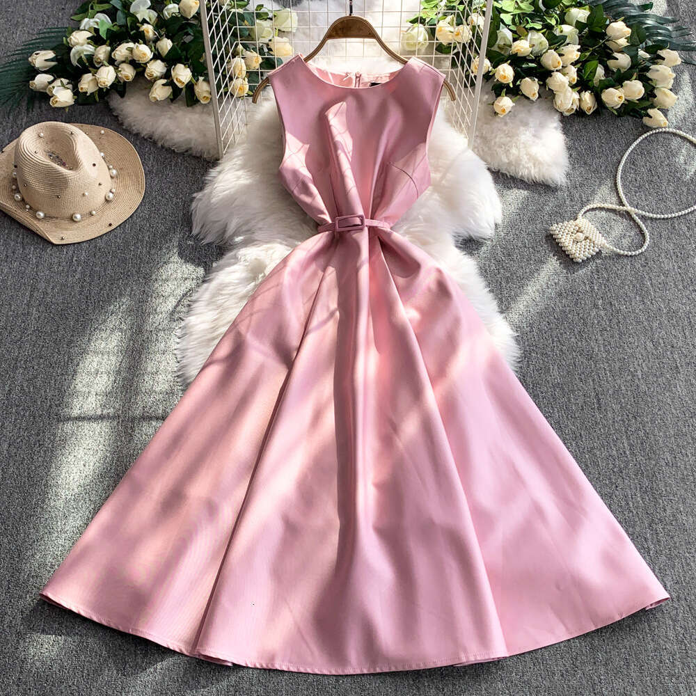 2026 high-end luxury lady style sleeveless round neck waist cinching slim fit mid length A-line shiny dress