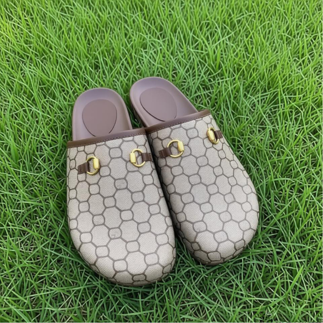 Designers clogs Luxury Slippers Slide mules Women Ladies flip flops Rubber Hollow Platform Sandals Flip Flops Scuffs Lovely Sunny Beach Shoes g Slippers Eur 35-46 1X