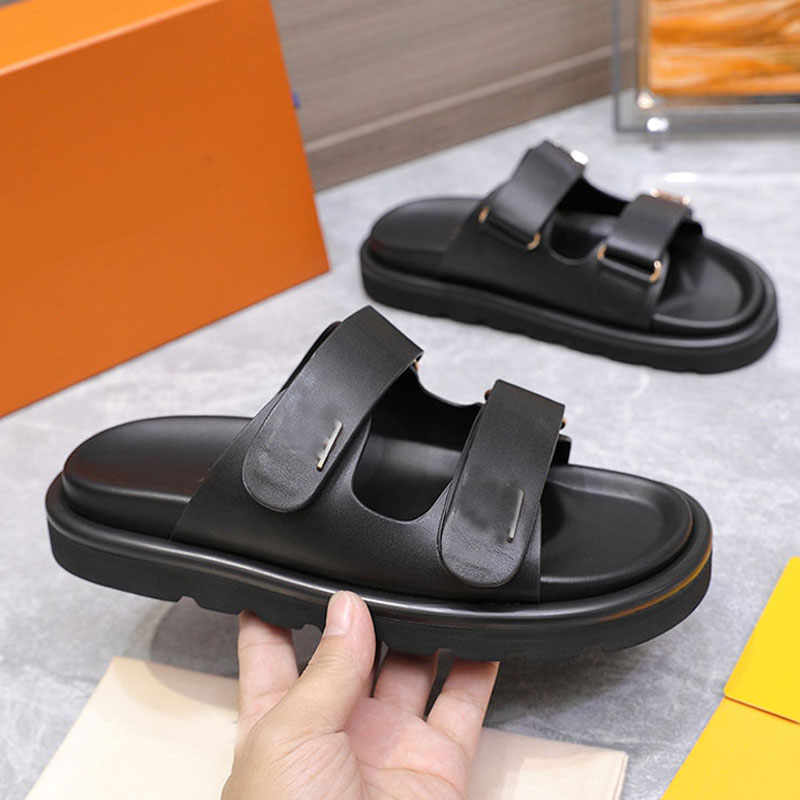 Beach womens sandals Designer men flat shoes outdoor casual slippers retro brown man flat slippers hardware buckle decoration shoe upper rubber outsole top quality