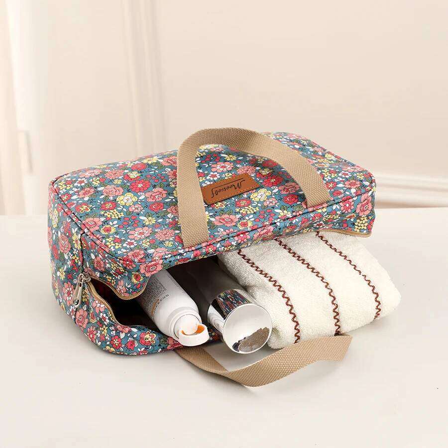 Hand-held large-capacity toiletry makeup bag, waterproof portable bathing and fitness storage bag XJ260310