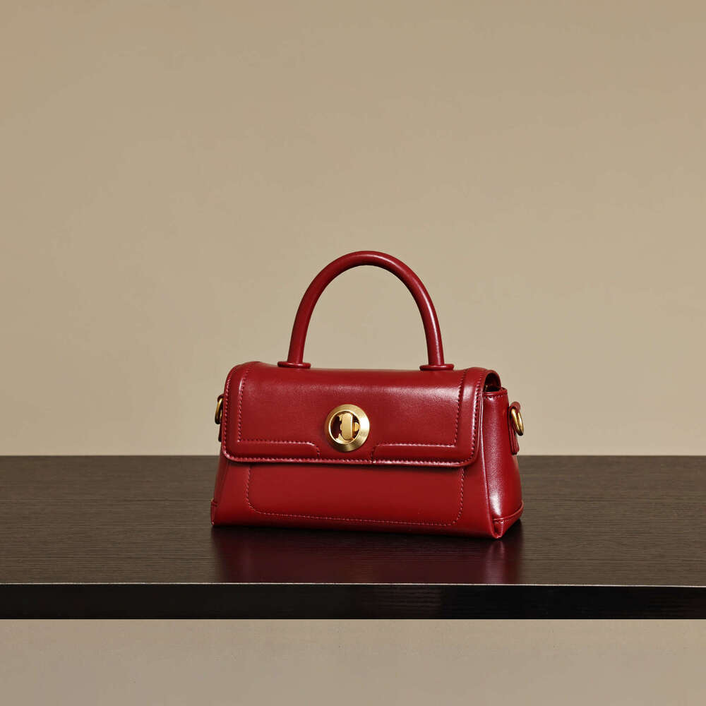 Luxury Shoulder Bags Totes Hobo HHJBAG High End Red Small Square Women New Commuting Handbag Crossbody Bridal Bag Suitable For Daily Use SENYY