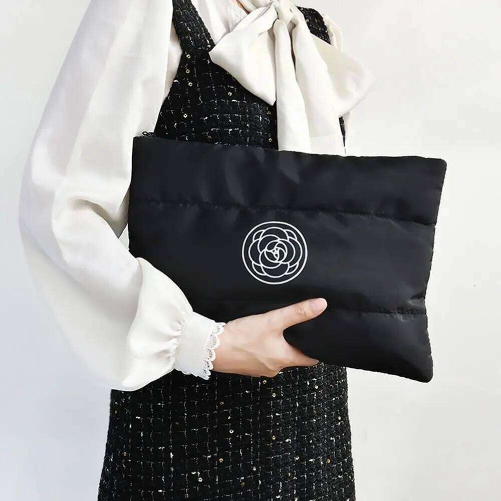 Portable Cotton Floral Makeup New Quilted Large capacity Cosmetic Storage Solid Color Travel Toiletry Bag XJ260310