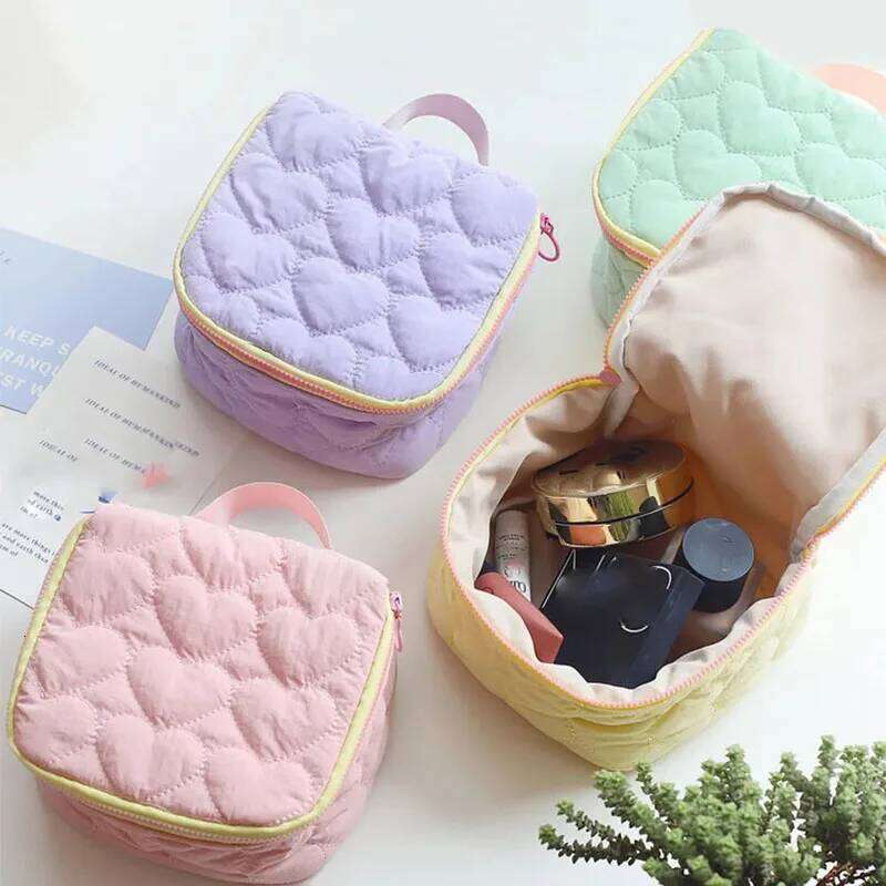 Korean Version Cute Love Makeup Large Capacity Portable Travel Handbag Wash Bag XJ260310