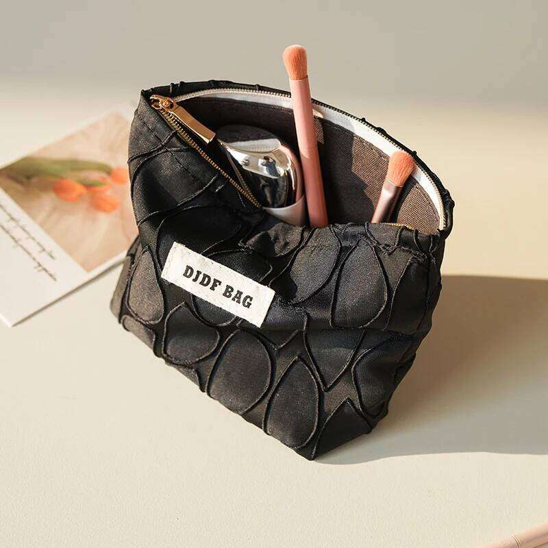 Women's Makeup Small Black High-quality Cosmetics Lipstick Loose Change Storage Portable Travel Cloth Bag Clutch Ins XJ260310