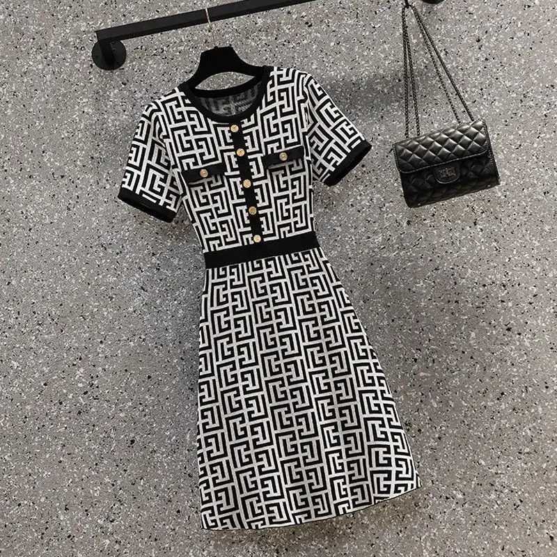 Oversized Women Clothing Summer New Temperament Buttons Knitted Dress Ladies Fashionable Geometric Slim Knitting O-neck DressesT260310