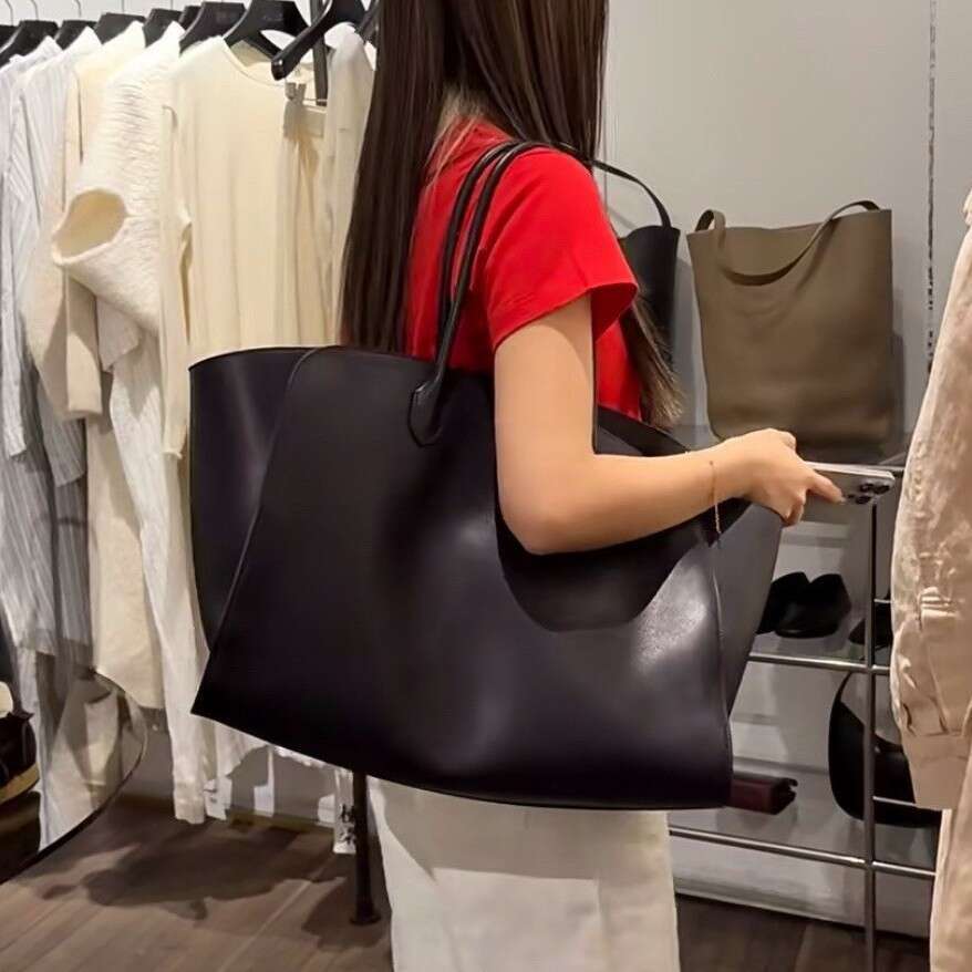 2025 New Model Jenner Style Niche Marlo17 Handbag Tote Briefcase Underarm Bag Bags Handbags Women Free Shipping