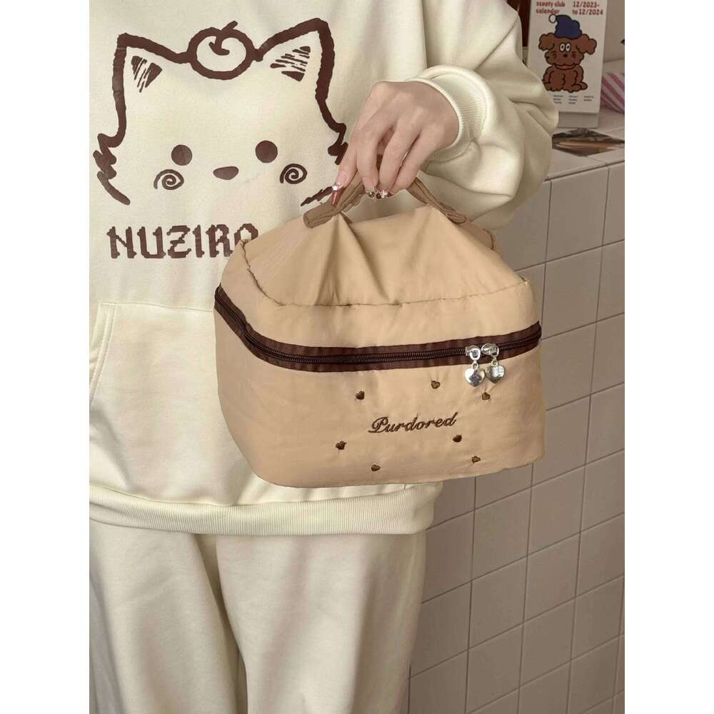 Letter Embroidery Love Women Cosmetic Bag Portable Large Capacity Ladies Toiletry Storage Bags Simple Female Handbag Makeup Case XJ260310