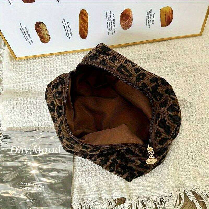 1pc Large Women Leopard Cosmetic Box Shaped Zipper Make Up Bag Washing Makeup Organizer Travel Beauty Case XJ260310