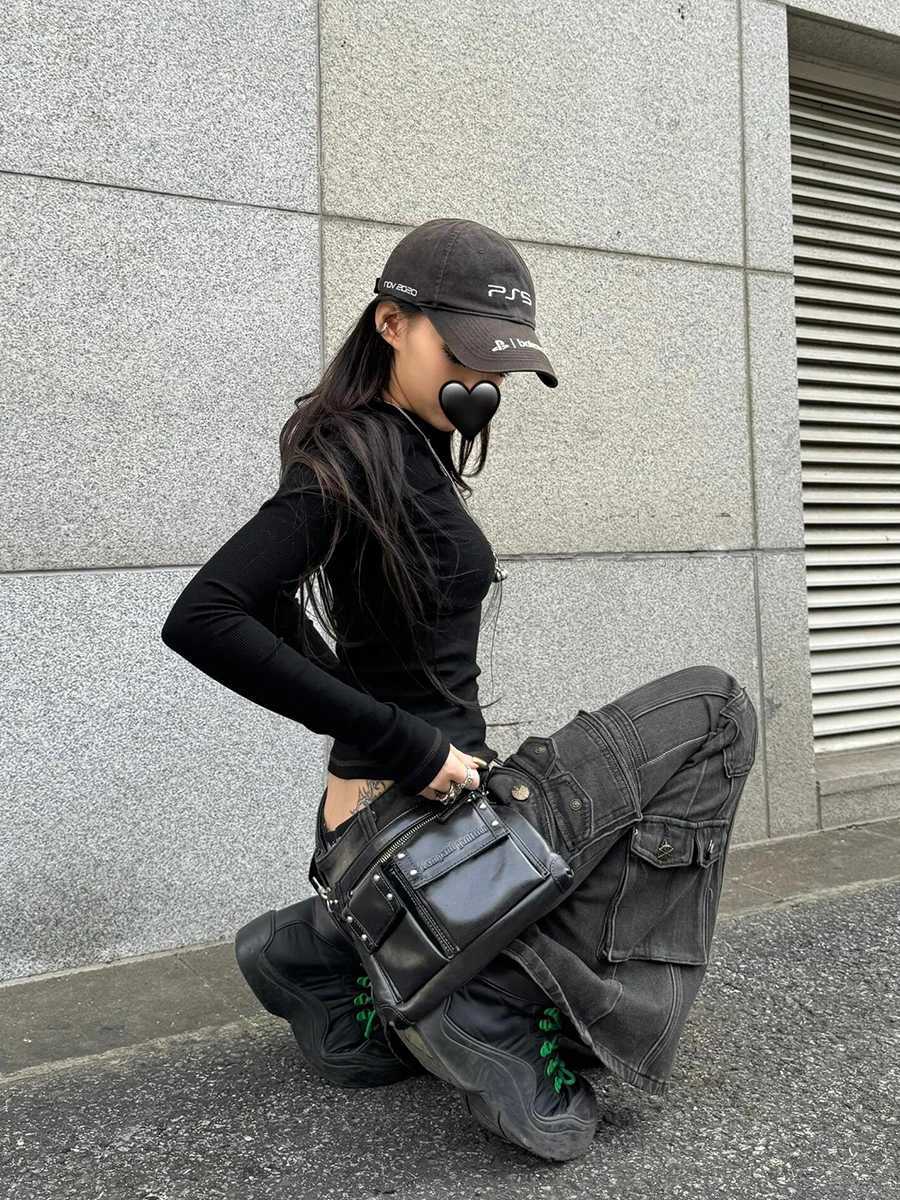 REDDACHiC Black Low Waist Cargo Jeans 2000s Distressed Whiskers Multi-pocket Stretch Bootcut Pants Women Retro Grunge Streetwear M260310