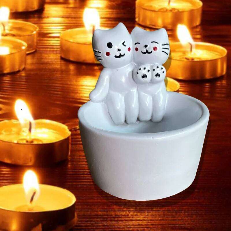 Cartoon Couple Kitten Candlestick Resin Ornament H260310