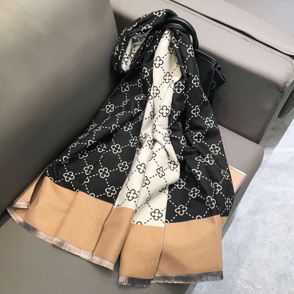 Autumn/Winter Double-Sided Four-Leaf Flower Imitation Cashmere Scarf For Women, Air-Conditioning Shawl, Student Warm Neck Warmer, High-End Elegance