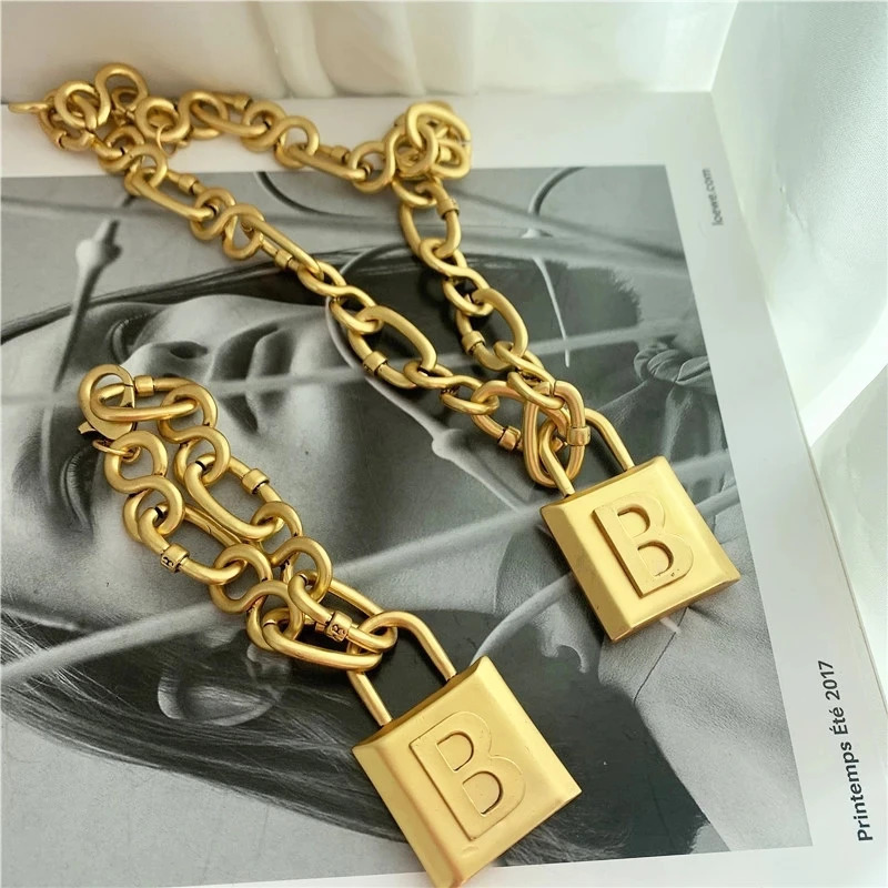 Vintage Chunky Metal Thick Chain Necklace Geometric Letter B Lock Pendant Necklace Fashion Women Punk Jewelry Accessories 260302