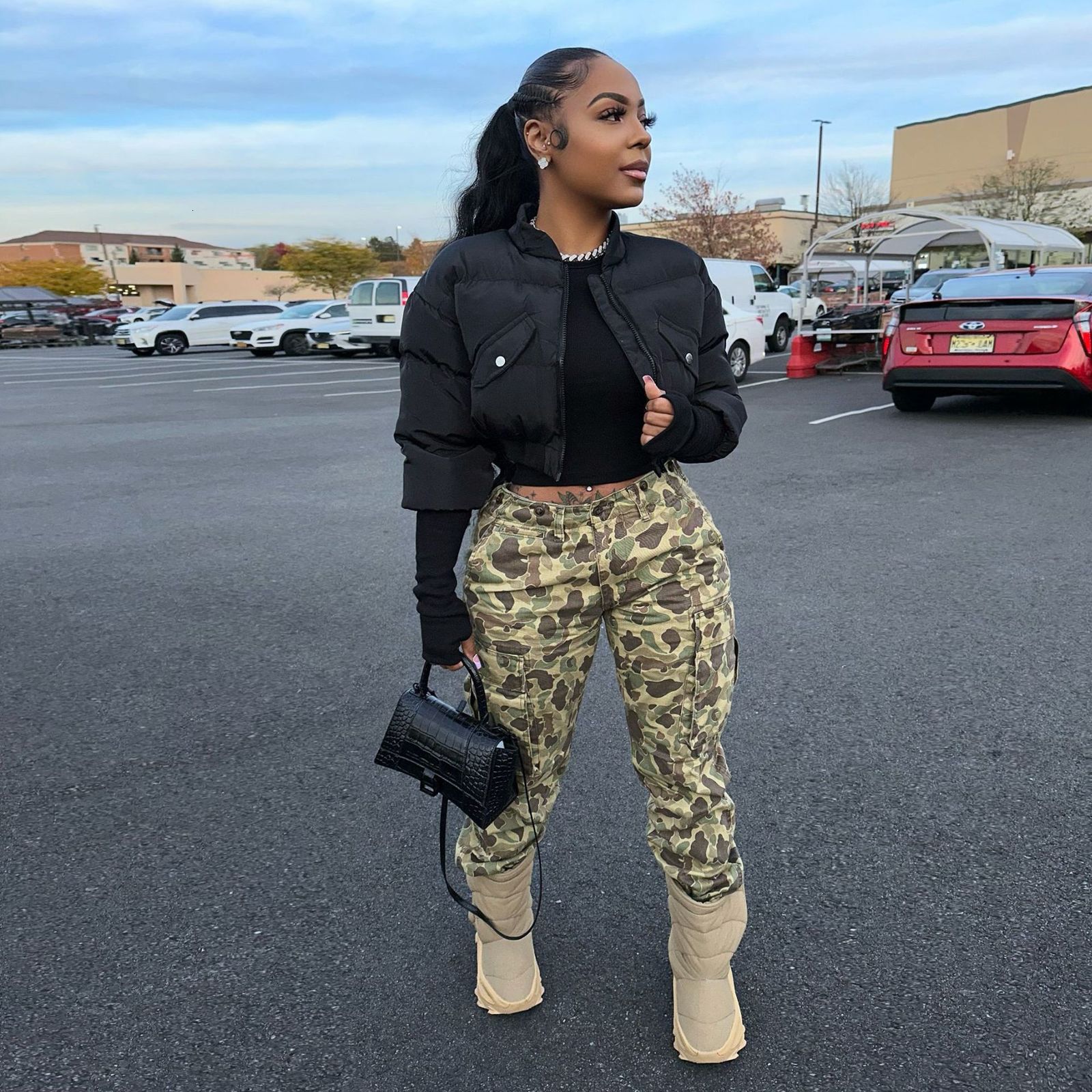 Women s Down Parkas Orange Crop Puffer Jacket Women Gray Zipper V Neck Long Sleeve Ladies Warm Short Coats Outwear Coat Thin Light 231116