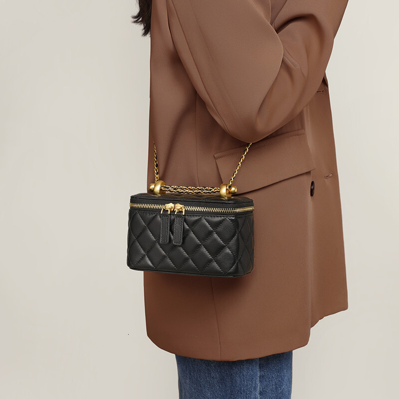 Spring/summer Golden Designer Bag Ball Seam Chain Bag Genuine Leather Top Luxury Fashion Shoulder Bag Women's Bag 2026 New Mini Lipstick Box Bag 