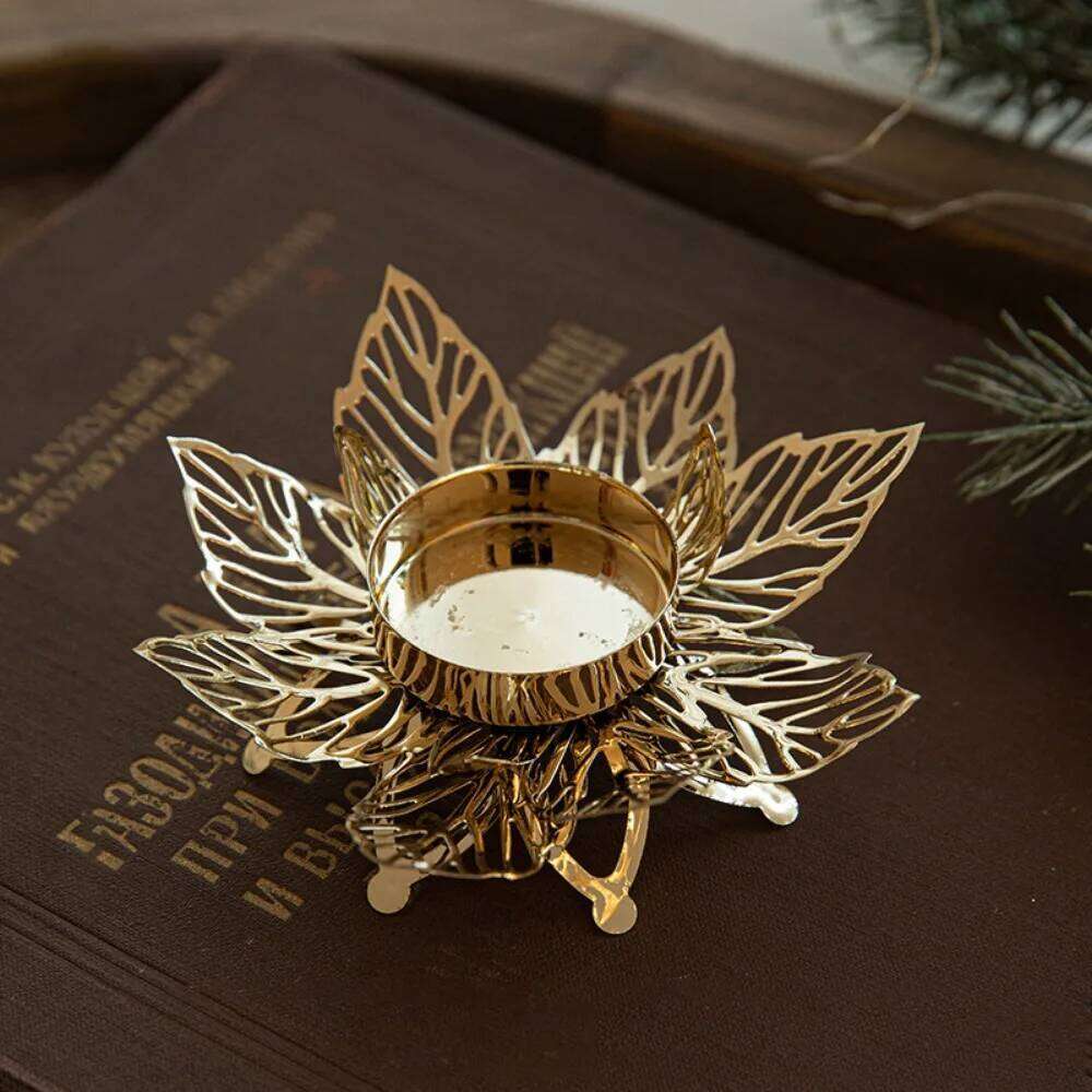 Modern Snowflake Candle Holders Flower Shape Golden Christmas Candleholder Iron Candlestick Tabletop Ornaments Holiday Party H260310