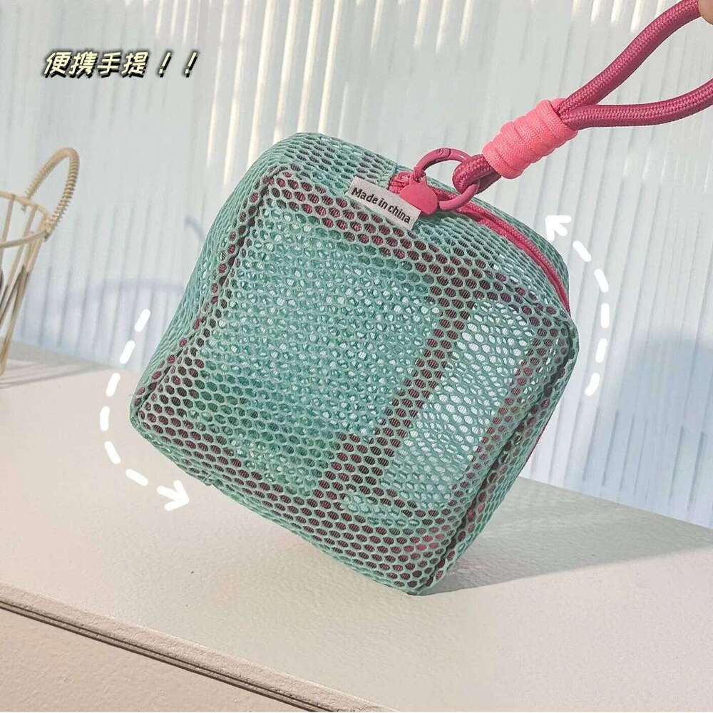 Storage Dopamine Fashionable Trendy Travel Business Trip High-capacity Mesh Portable Makeup Bag Lipstick Earphone Coin Purse XJ260310
