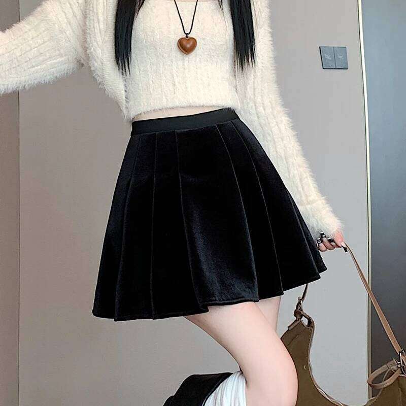 Fashion Streetwear Winter Mini Skirt Women Vintage Black Golden Velvet Pleated Skirts With Shorts A-Line Cute Skater Jupe Femme XJ260309