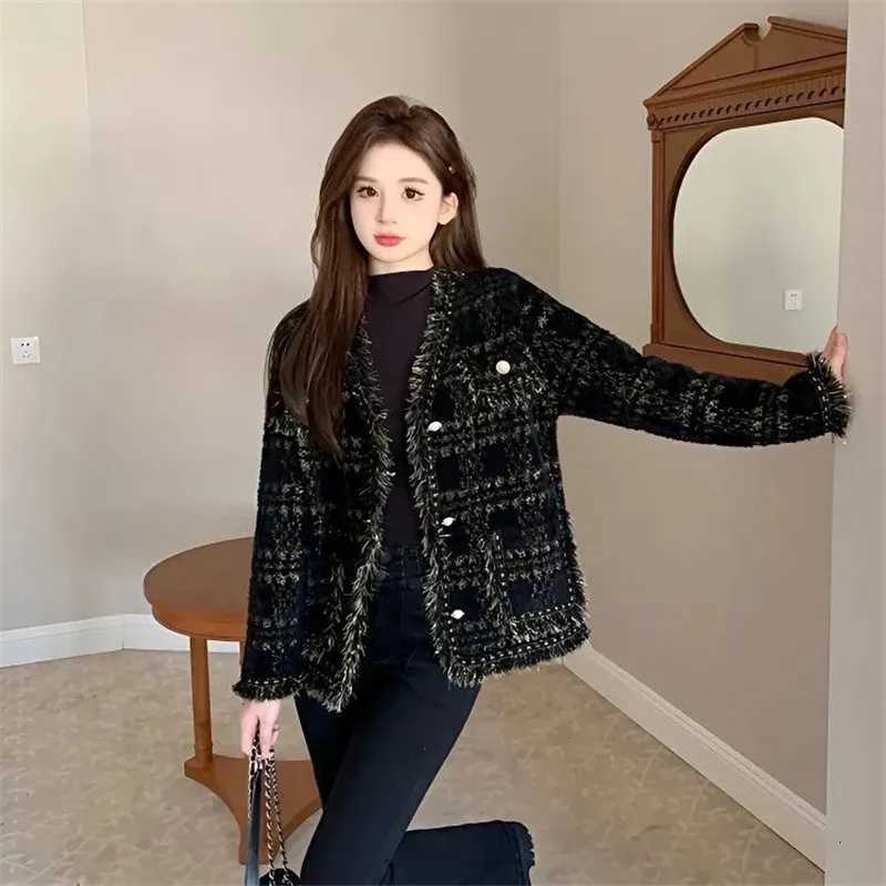 2025 Spring Autumn Womens New Fat Sister Casual Coat Xiaoxiangfeng Female Plus Size Fashion Jacket Loose Top Cardigan OverwearT260310
