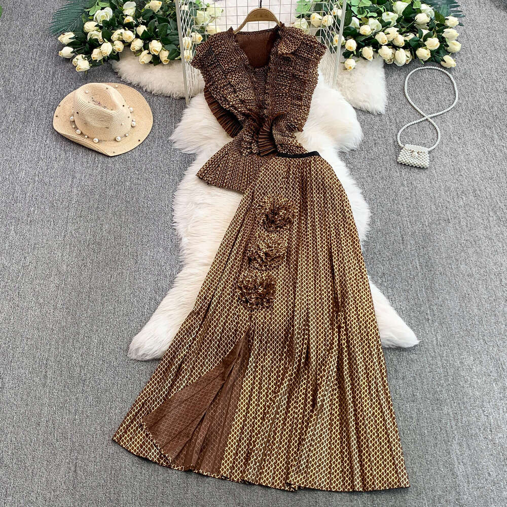 Elegant European and American socialite style double-layer ruffle V-neck sleeveless waist-cinching top + high-waisted slimming slit skirt