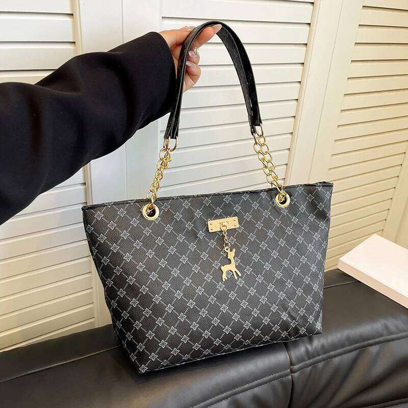 2024 Autumn and Winter New Presbyopic Handbag Shoulder Large Capacity Tote Women's Bag XJ260310