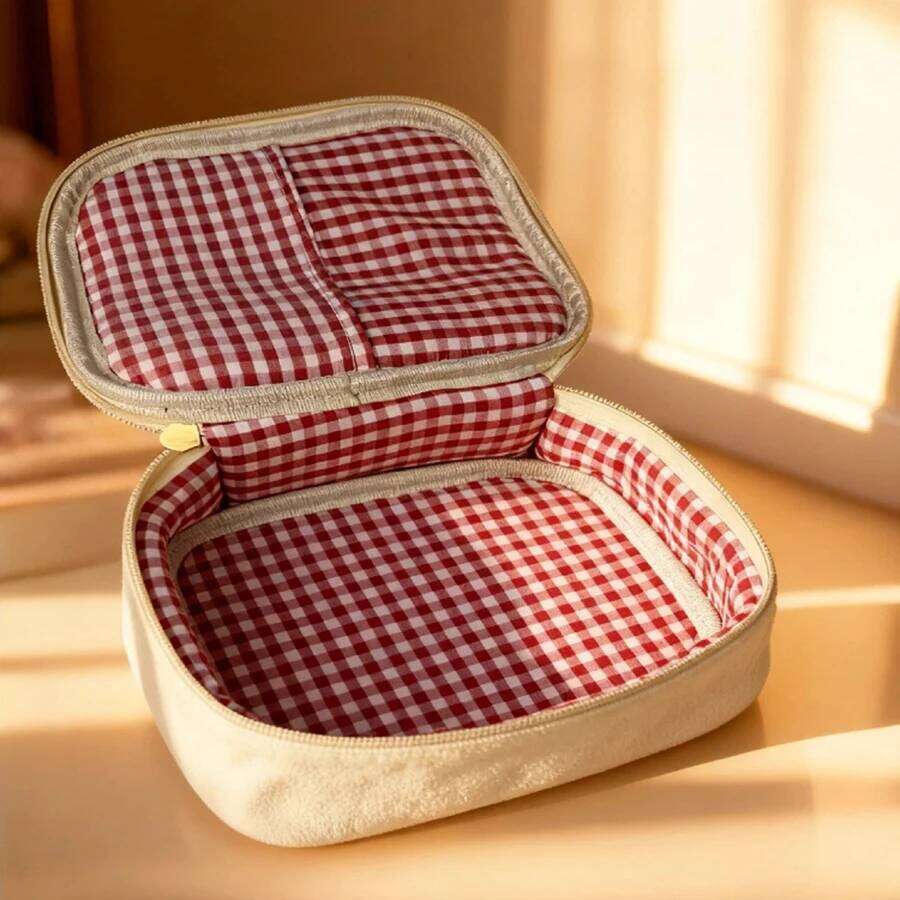 Strawberry Plush Embroidery Storage Makeup Female Multi-functional High Appearance Value Bag XJ260310