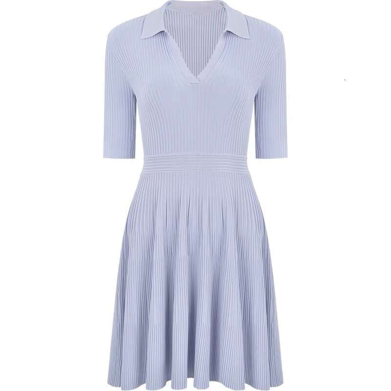 2026 new European and American niche simple, elegant, lightweight business style lapel, slim fit waist, A-line solid color knitted dress
