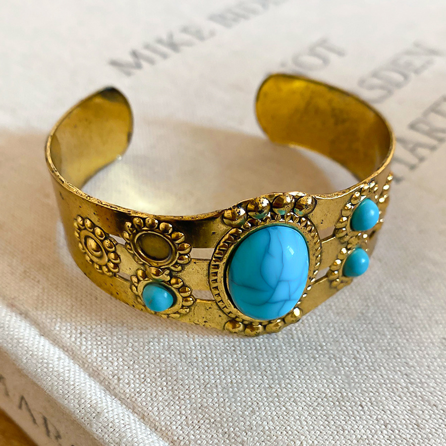 Vintage metal floral open bracelet, bohemian style, unique and fashionable wristband, light luxury niche jewelry - view 7