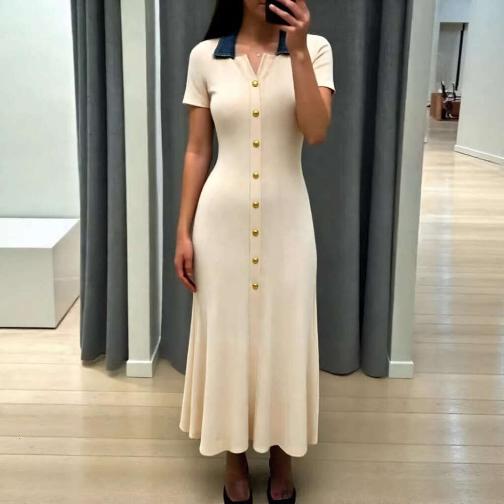 2026 new color blocked knitted mini V-neck women's short sleeved single breasted waist cinching elegant Middle Eastern dress