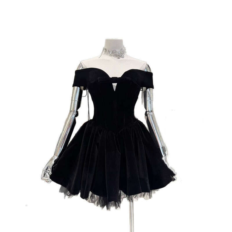 2026 new women's niche celebrity style sweet and spicy sexy strapless off shoulder dress with Christmas atmosphere and fluffy waistband design