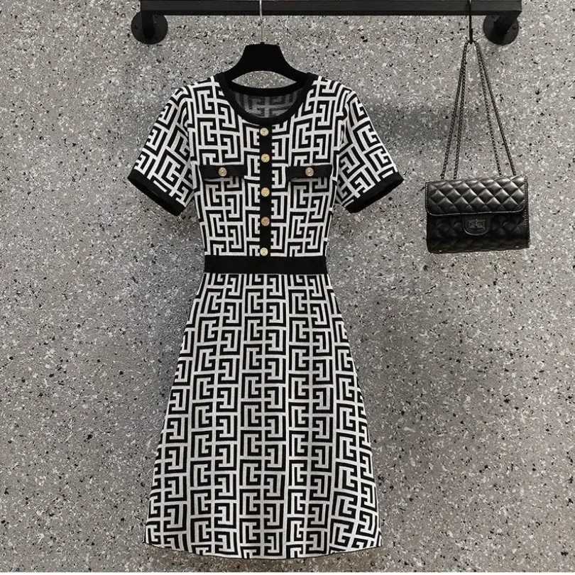 Fashionable Age Reducing Womens Skirt Spring and Summer New French Style Ice Silk Slimming Knitted Elegant Womens DressT260310