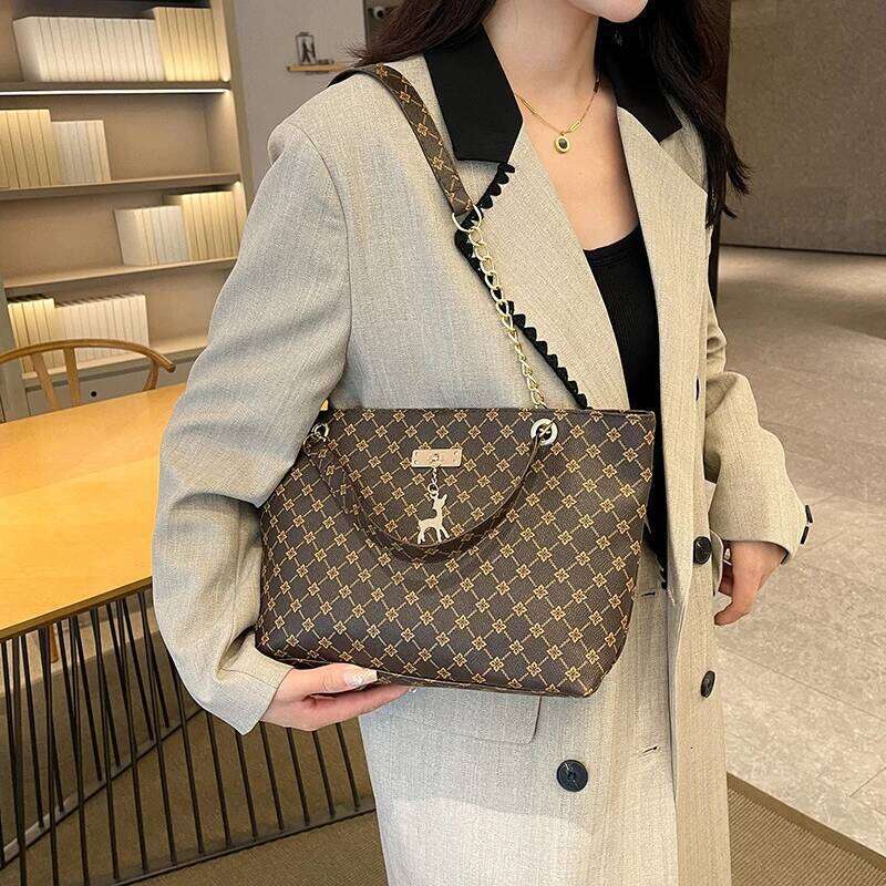 2024 Autumn and Winter New Presbyopic Handbag Shoulder Large Capacity Tote Women's Bag XJ260310