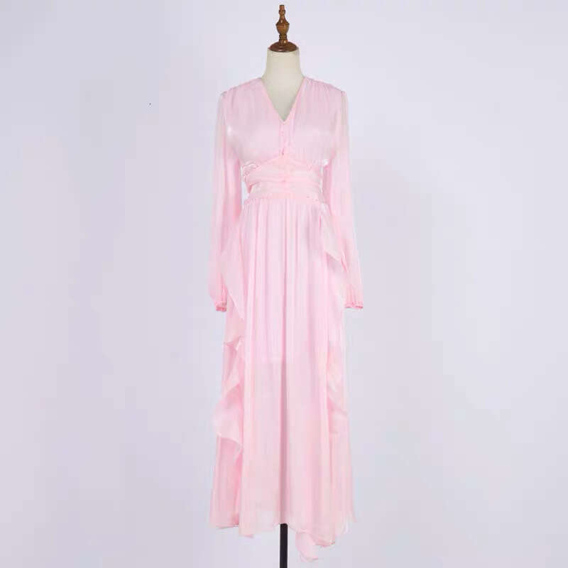 2026 new European and American niche goddess elegant and elegant solid color silk V-neck ruffled hem flowing long skirt