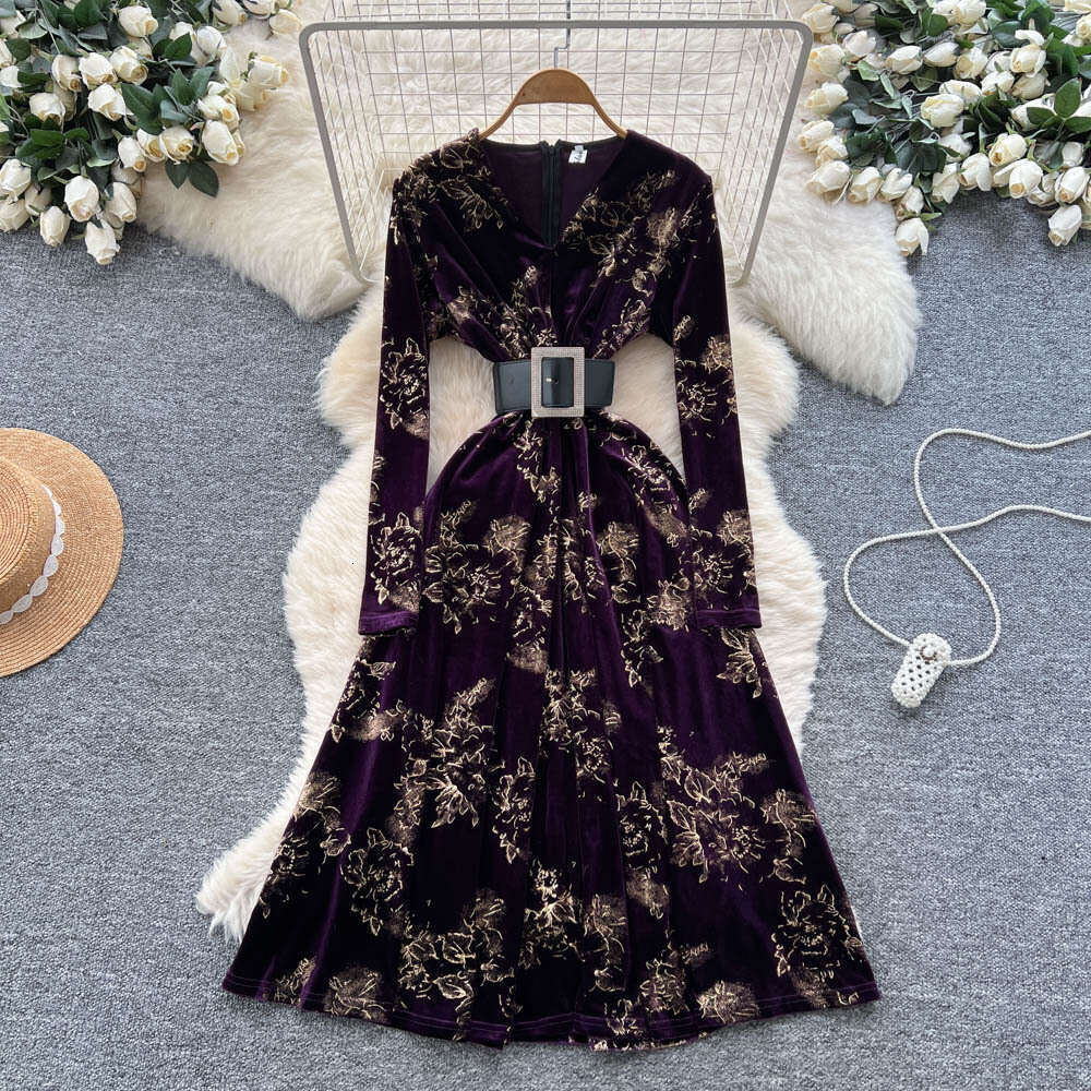 Designer high-end elegant women's dress 2026 autumn/winter French new fashion lace up velvet print