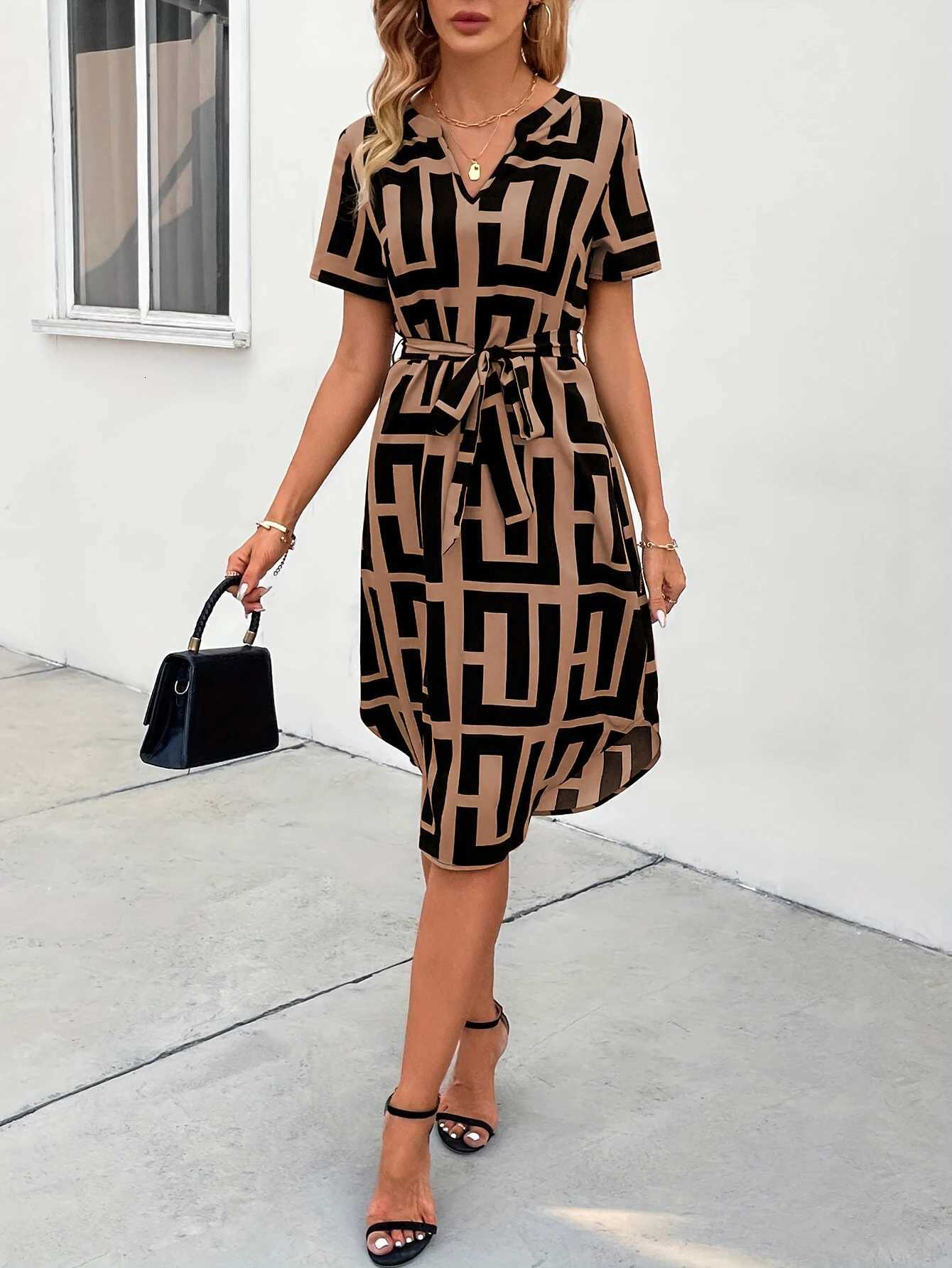 European and American temperament light and mature short sleeved plaid dress summer vacation small hem belt V-neck A-line midT260310