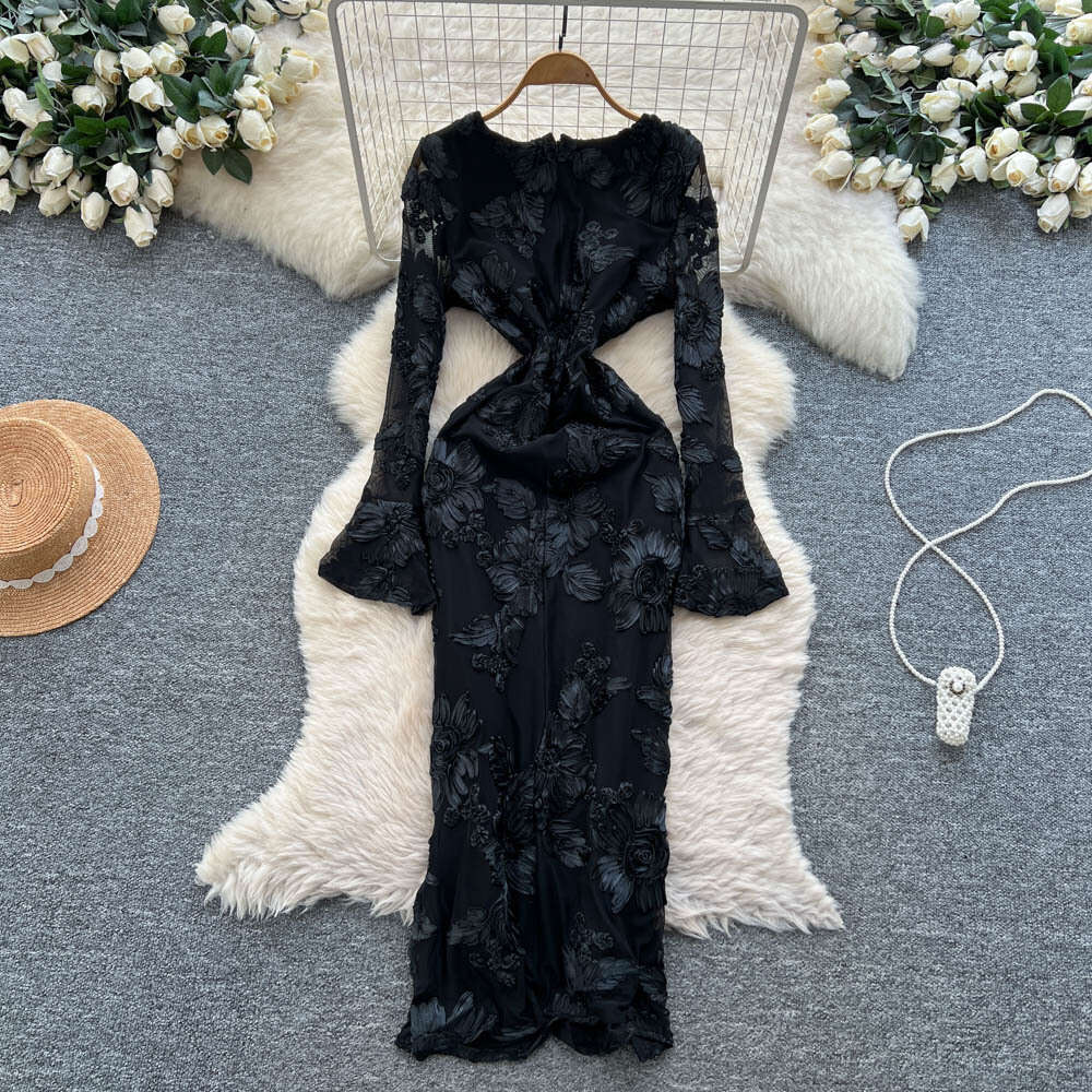 2026 autumn and winter European and American light luxury social celebrity style crossover black women's dress waist cinching