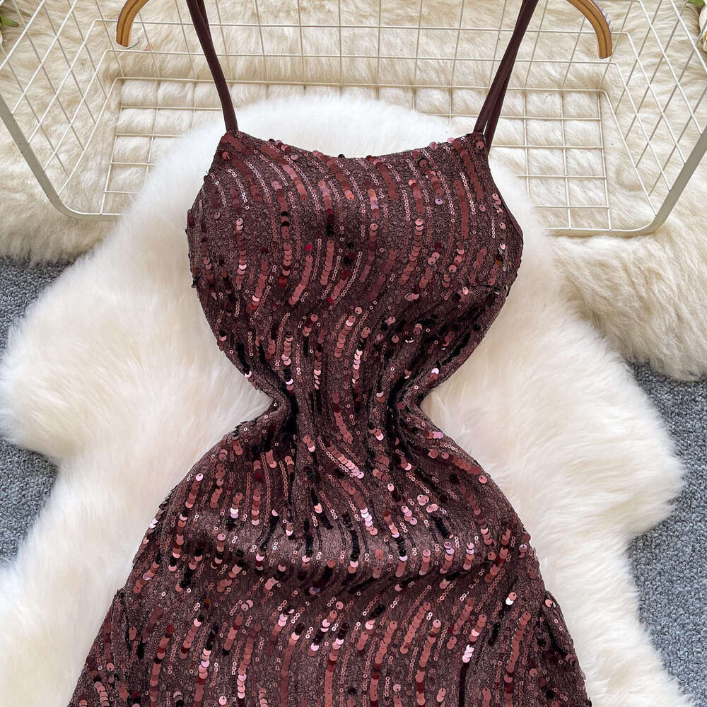 Light luxury celebrity fashion sequin shiny strap suitable for women's niche high-end style waist cinching slimming backless formal wear