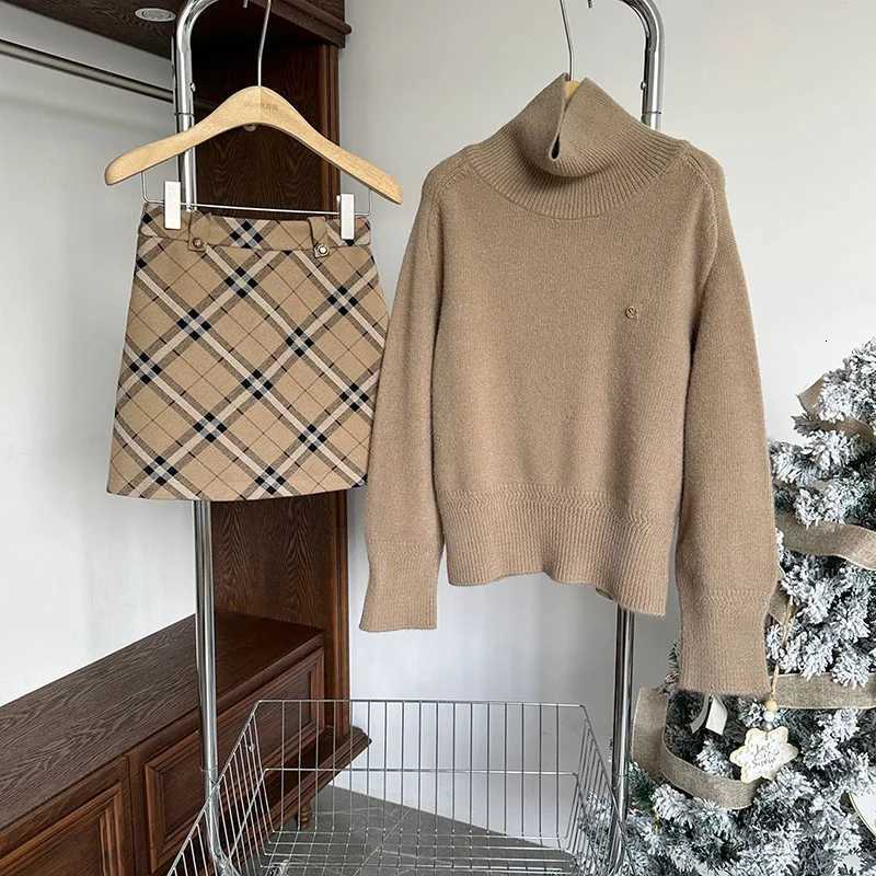 Women Vintage Plaid High Waist Skirts Female Chic Designer A-line Skirts Girls Korean Classic Fashion Thin SkirtsT260310