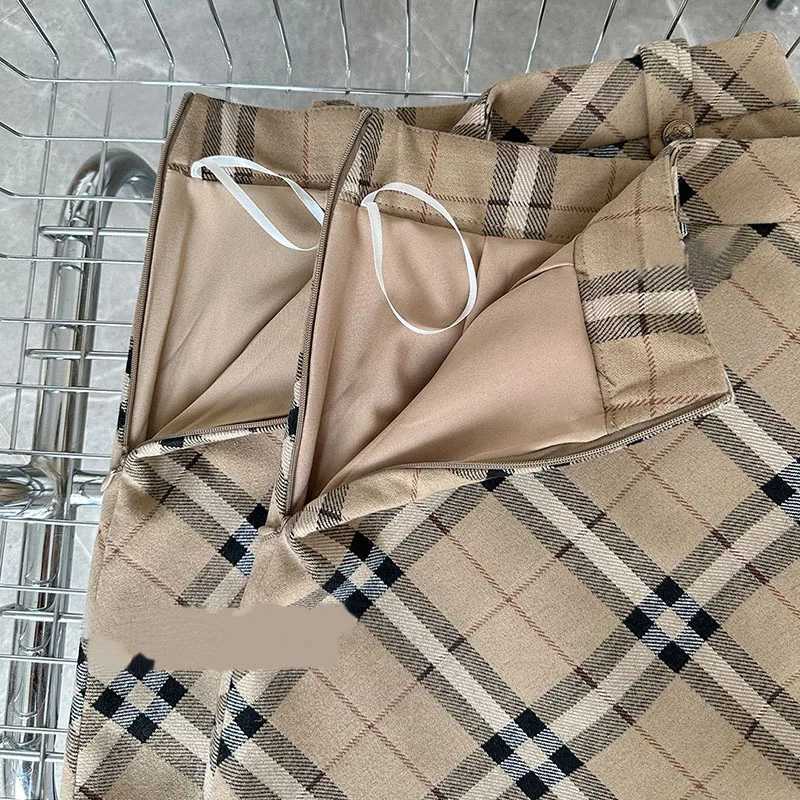Women Vintage Plaid High Waist Skirts Female Chic Designer A-line Skirts Girls Korean Classic Fashion Thin SkirtsT260310