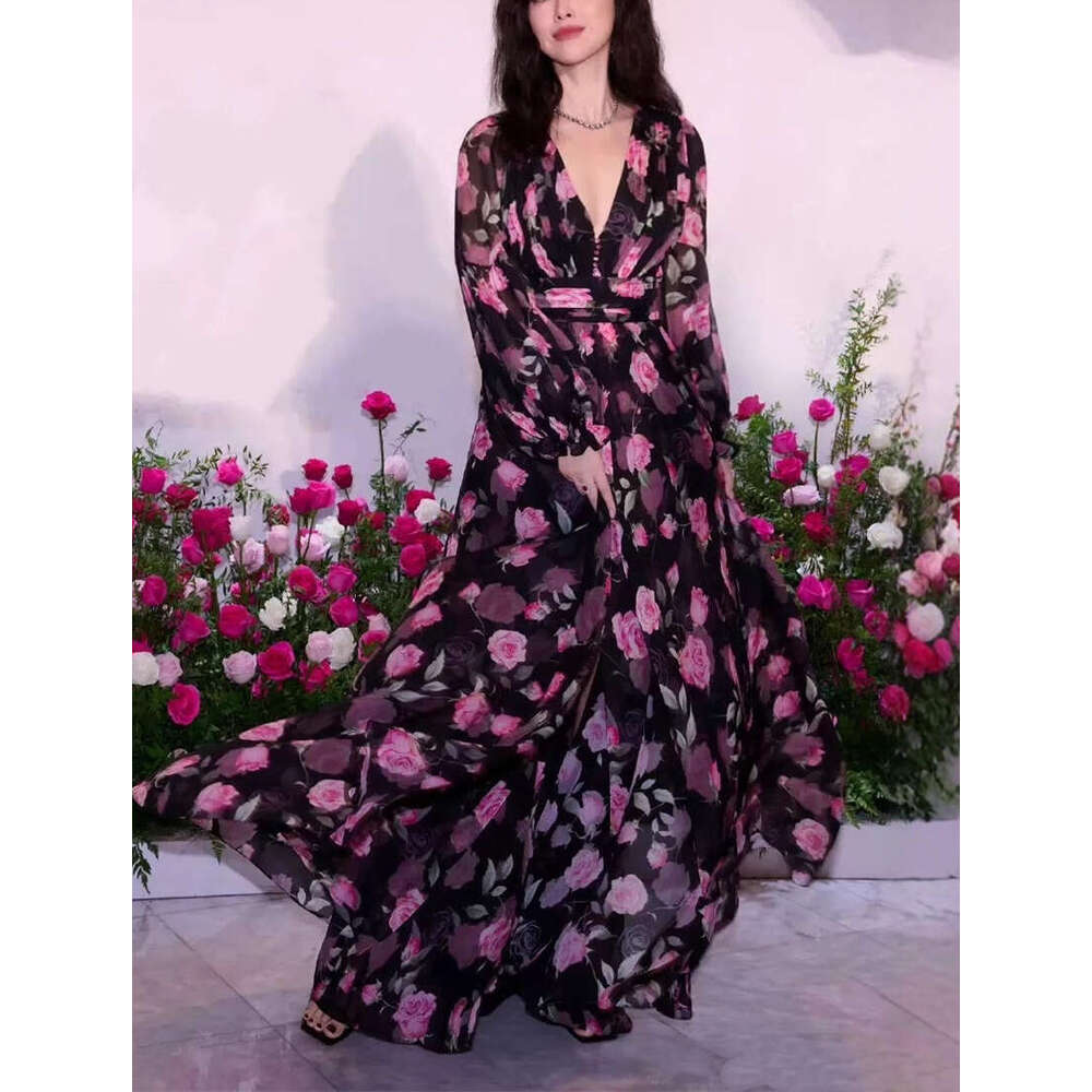2026 Spring and Autumn New Women's Celebrity Style Goddess Fairy Flower V-neck Large Bottom Silk Smooth and Elegant Long Dress