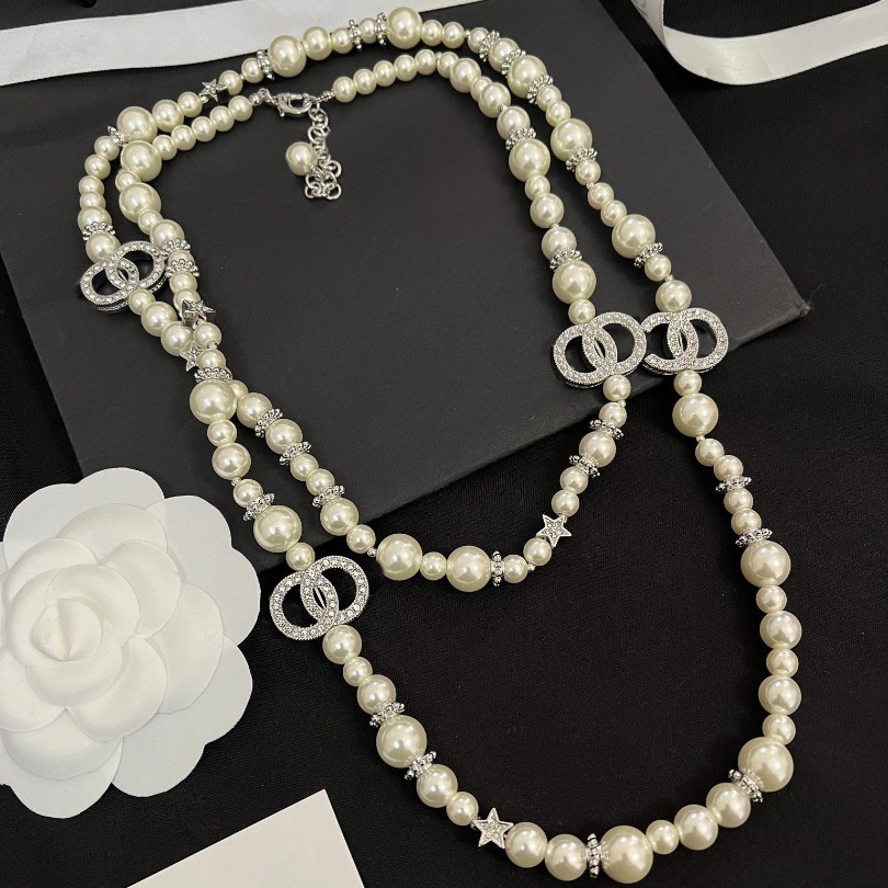 Pearl Chain Luxury Necklace New Designer Jewelry Long Chain Gifts for Women Boutique Pendant Necklace Winter Birthday Travel Charm Jewelry Necklace Wit Box