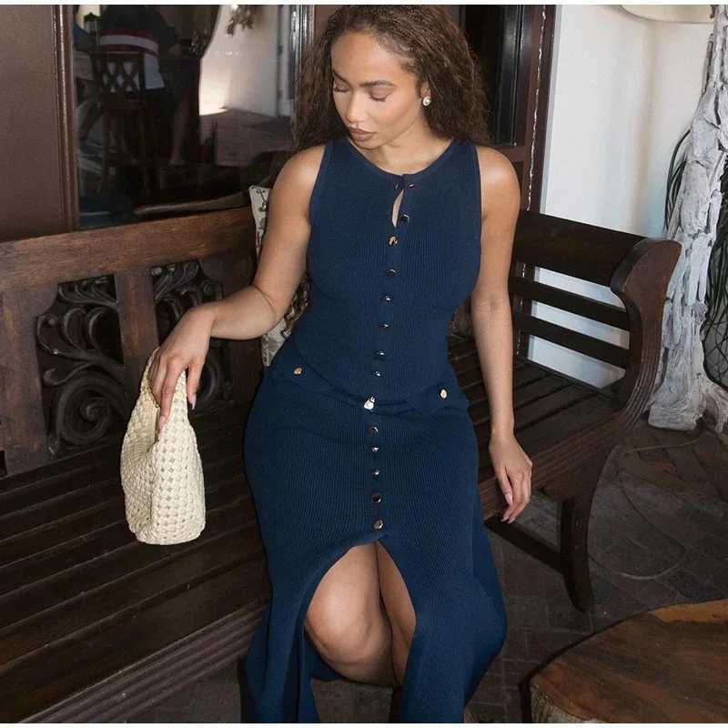 2024 Summer Elegant Lady Knitted Single Breasted Long Dresses Women Solid Sleeveless O Neck Button Bodycon Party Female Vestidos M260311