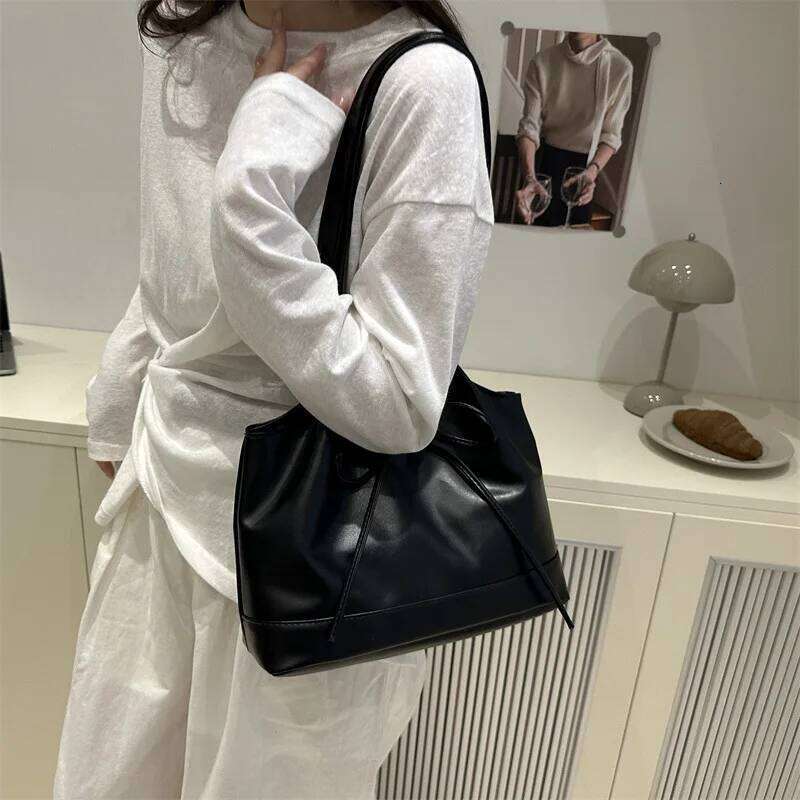 Sweet Bow Women Commuter Shoulder Bags Candy Color Large Capacity Ladies Handbags Simple Pu Leather Female Bucket Tote Bag XJ260311