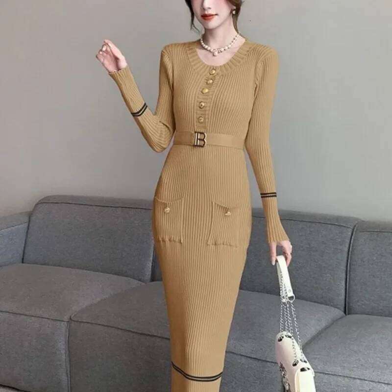 2026 New Autumn Winter Women Fashion O-Neck Button Waistband Pocket Temperament Long Sleeve Slim Fit Knitted Wrapped Hip Dress Z260311