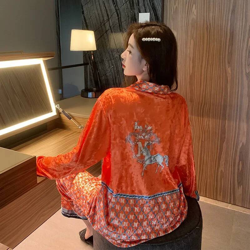 Golden Velvet Pajamas Women's New Long Sleeve Trousers Internet Celebrant Hot Autumn and Winter Wear Home Clothes suit - view 3