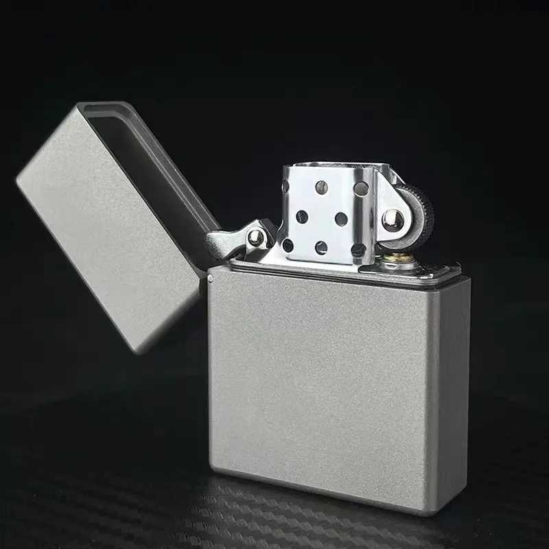 Titanium Alloy Heavy Armor Narrow Machine Small Square Head Kerosene Lighter Windproof Personalized High-end Gift for Friends N260311