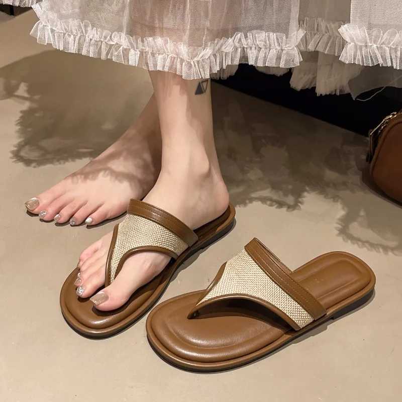 2025 Pu Leather Flat Heels Flip Flops Women Lightweight Clip Toe Soft Sole Woman Summer Non Slip Beach Sandals Female K260311