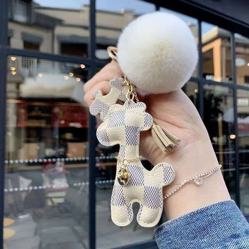 Designer Luxury Monogram Giraffe Keychain Brown Leather Tassel Bag Charm Car Key Pendant Daily Accessory for Gifting