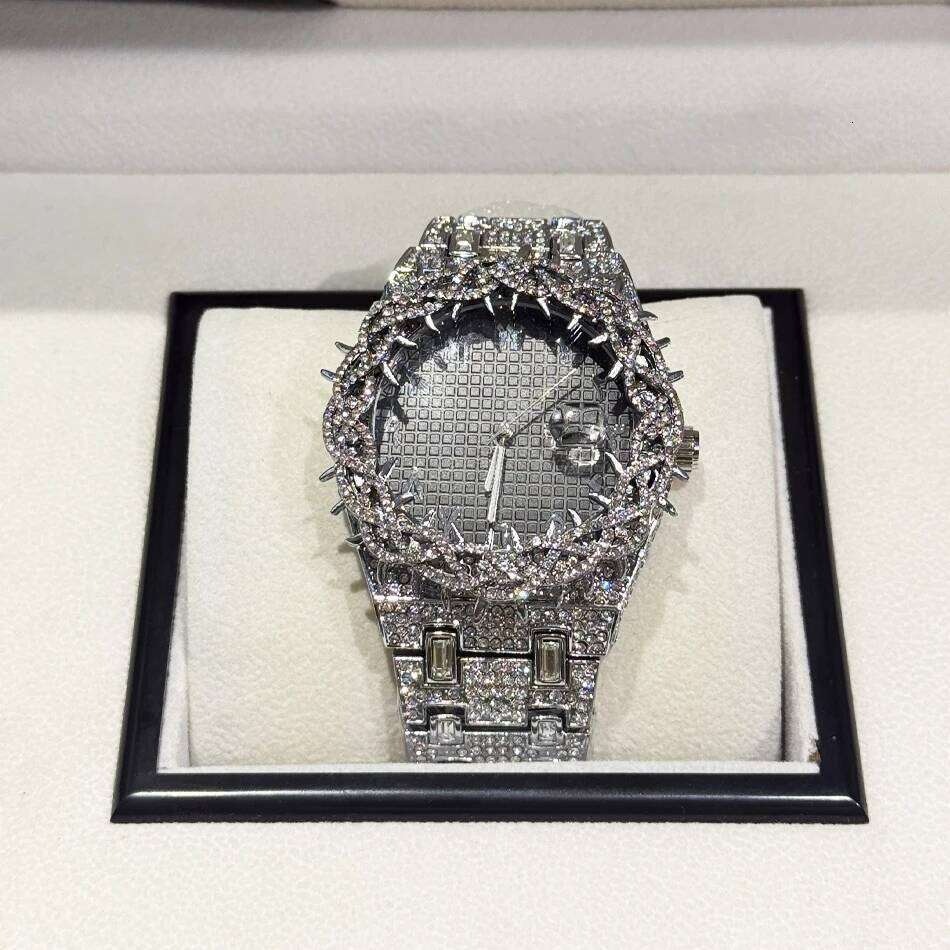 PINTIME Cool Black Watch For Men Luxury Thorn Crown Quartz Watches Fashion Hip Hop Iced Diamond Wristwatch Man Dropshipping