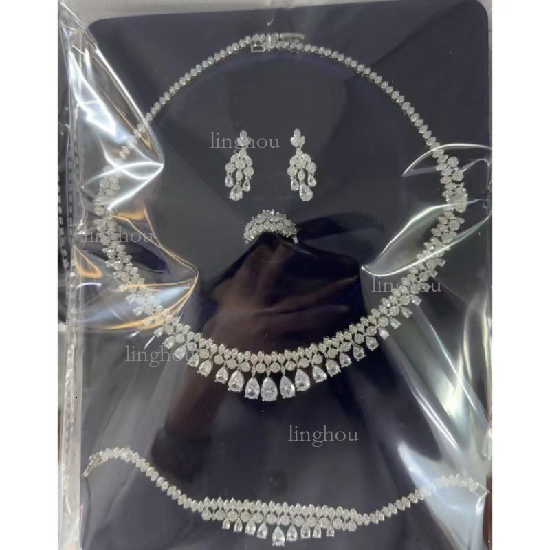 2026 Designer Necklace Luxury Brand Women's Jewelry Fashion Hot Selling Copper Micro Inlaid Full Diamond Bridal Necklace Bracelet Earring Set Jew