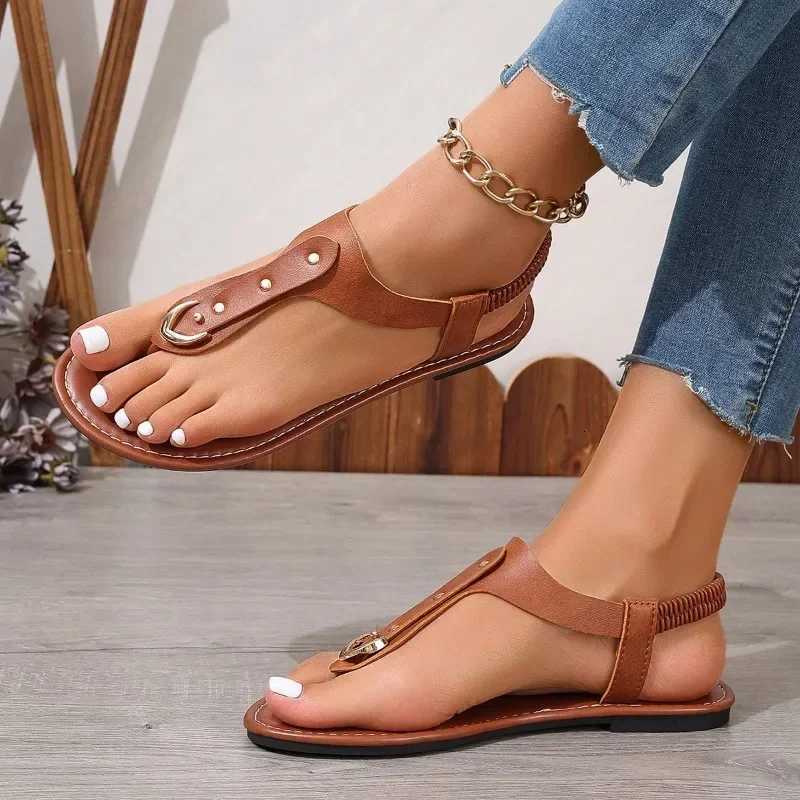 Thong Sandals for Women 2025 Summer Simple Fashionable Flats Outdoor Beach Shoes Casual Ladies Rome Sandals K260311